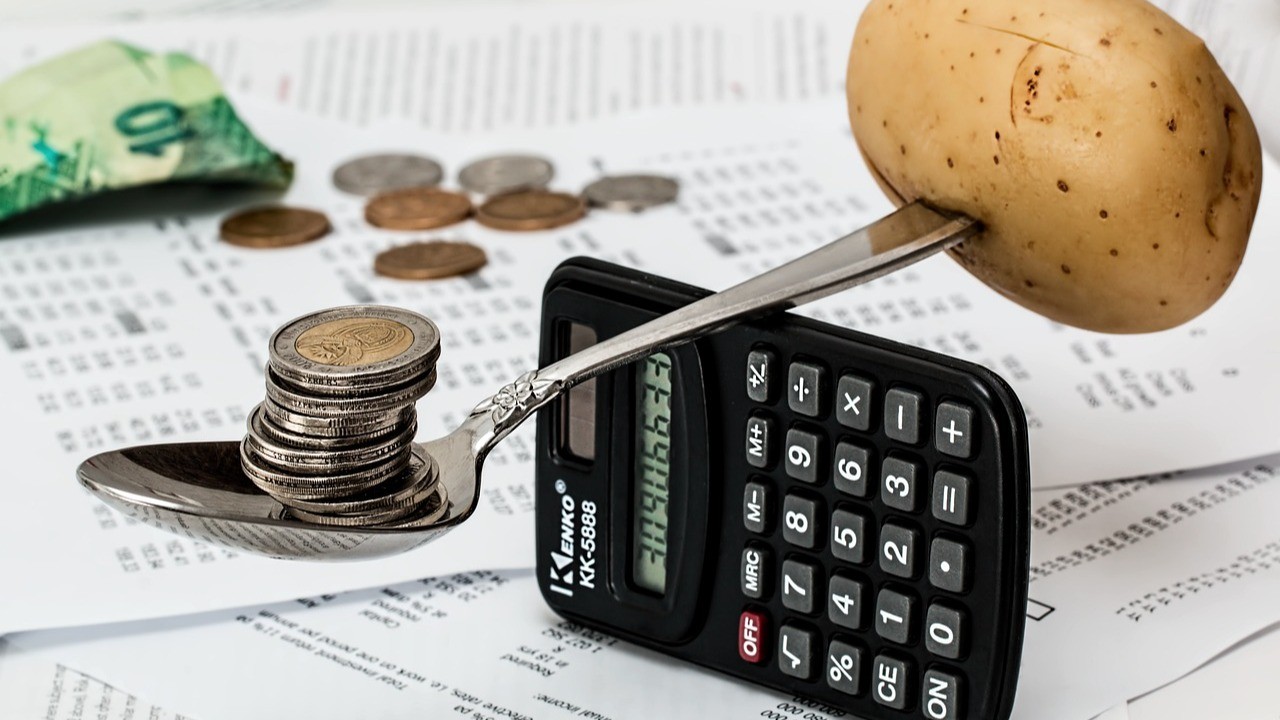 Subscription Cost Calculator to Reduce Wasteful Spending